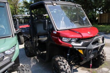 New 2025 Can-Am Defender DPS HD10