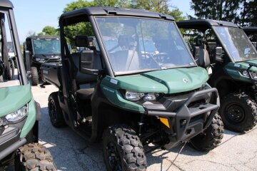 New 2025 Can-Am Defender DPS HD7