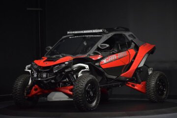 New 2025 Can-Am Maverick 1000R
