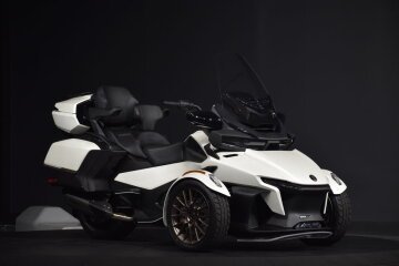 New 2025 Can-Am Spyder RT