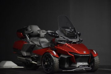 New 2025 Can-Am Spyder RT