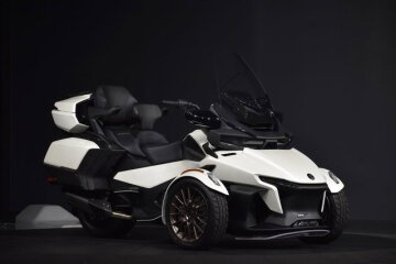 New 2025 Can-Am Spyder RT Sea-To-Sky
