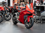 New 2025 Ducati Panigale V4