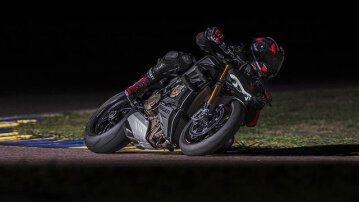 New 2025 Ducati Streetfighter V4 S