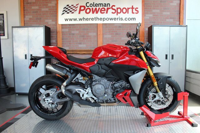 New 2025 Ducati Streetfighter V2 S