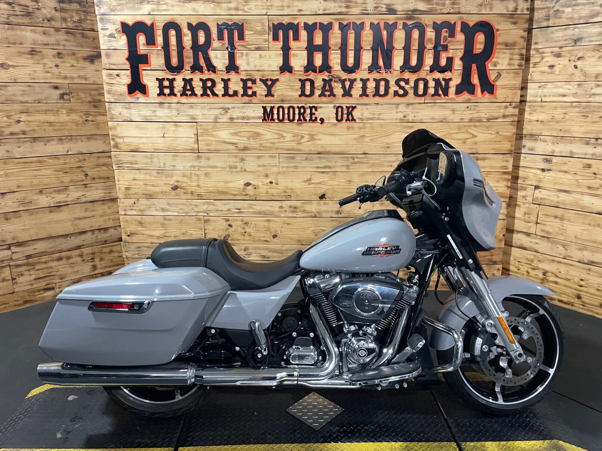 2025 Harley-Davidson Touring Street Glide