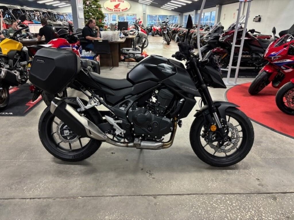 New 2025 Honda CB750 Hornet