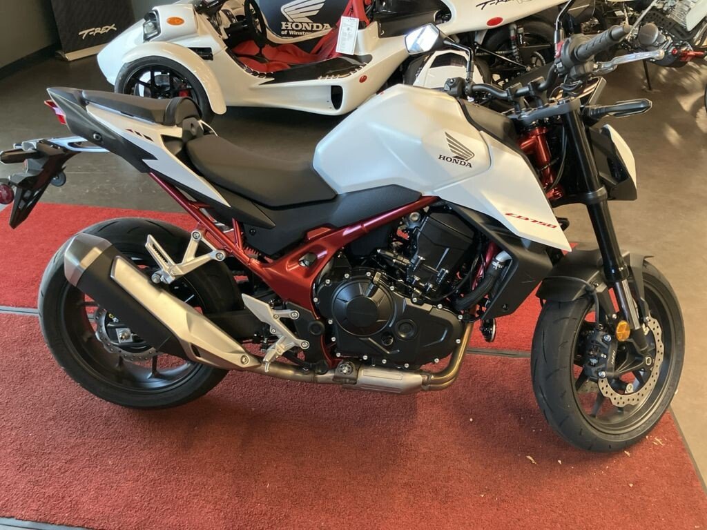 New 2025 Honda CB750 Hornet