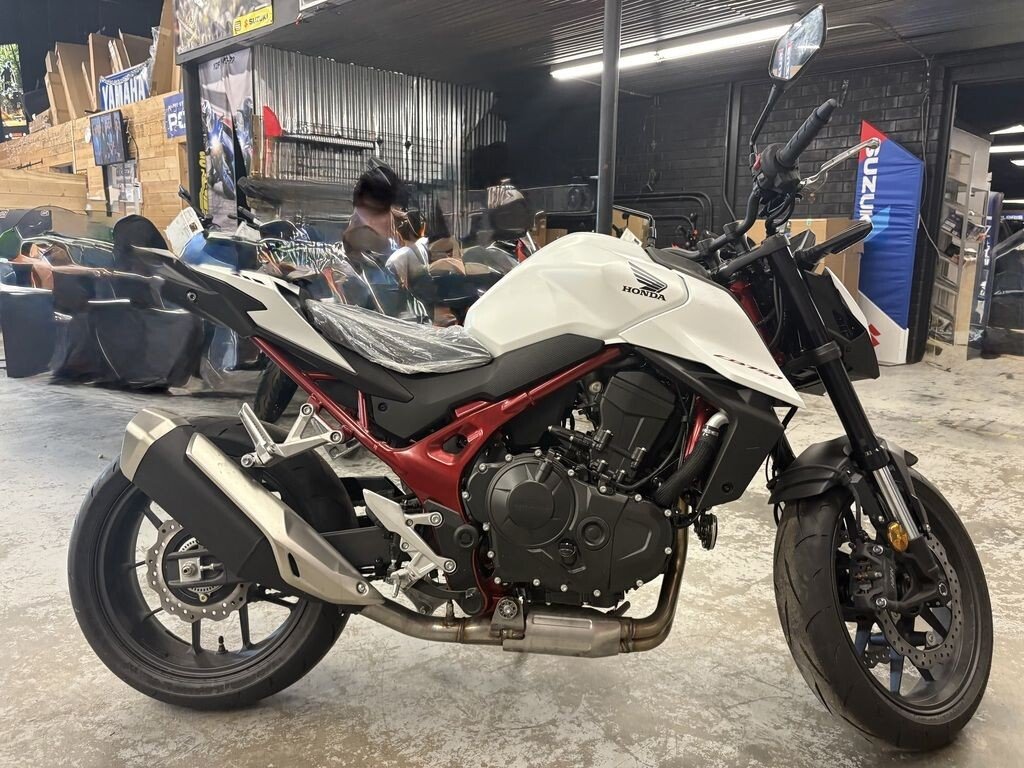 New 2025 Honda CB750 Hornet