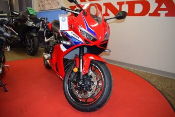 New 2025 Honda CBR650R ABS