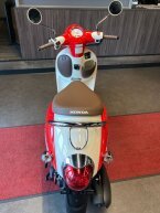 Thumbnail Photo 2 for New 2025 Honda Metropolitan