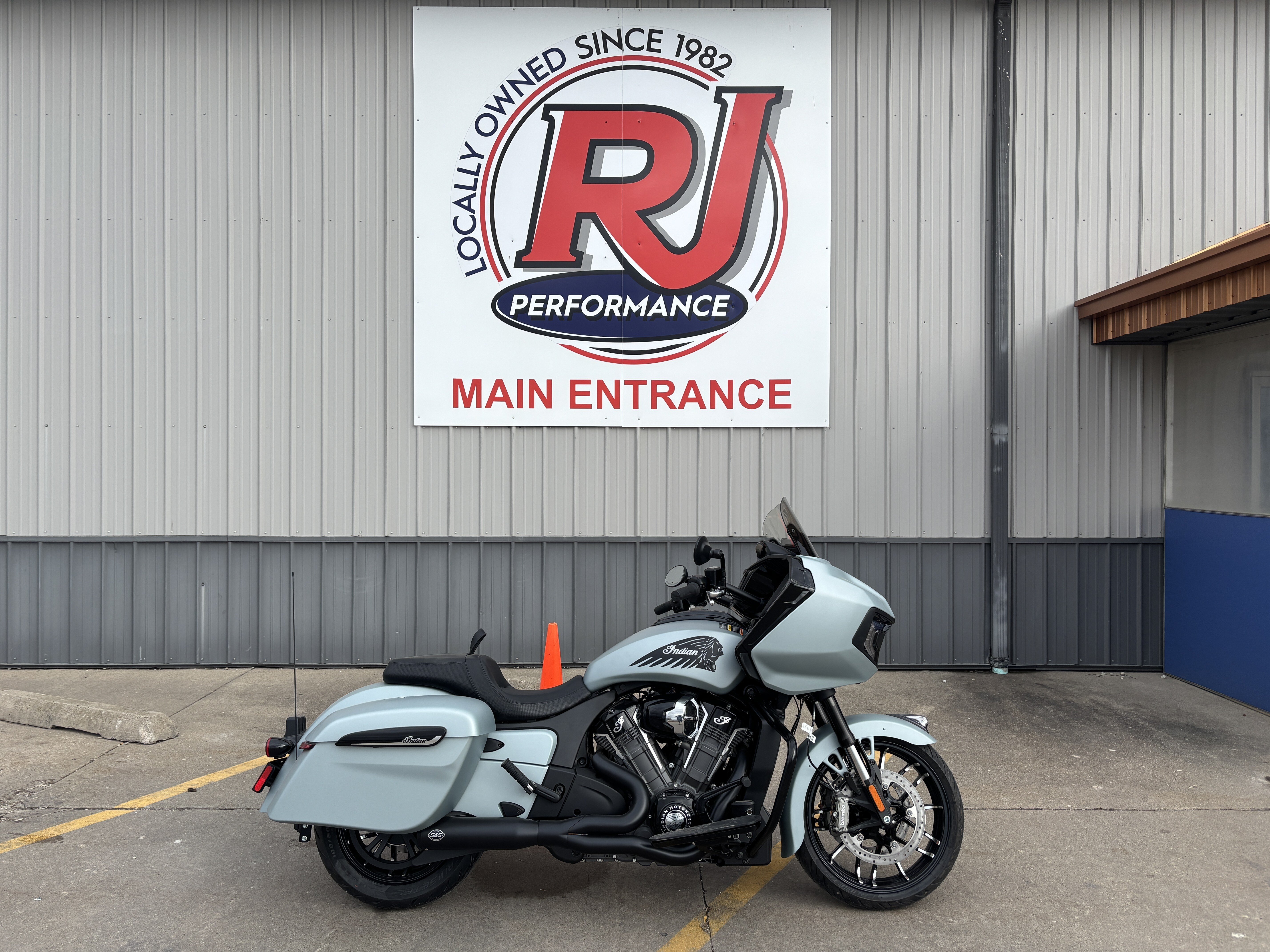 New 2025 Indian Challenger Dark Horse