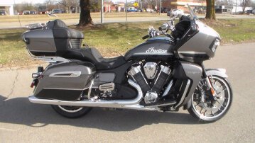 New 2025 Indian Pursuit Limited w/ ABS