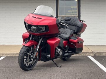 New 2025 Indian Pursuit Dark Horse
