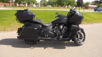 New 2025 Indian Pursuit Dark Horse