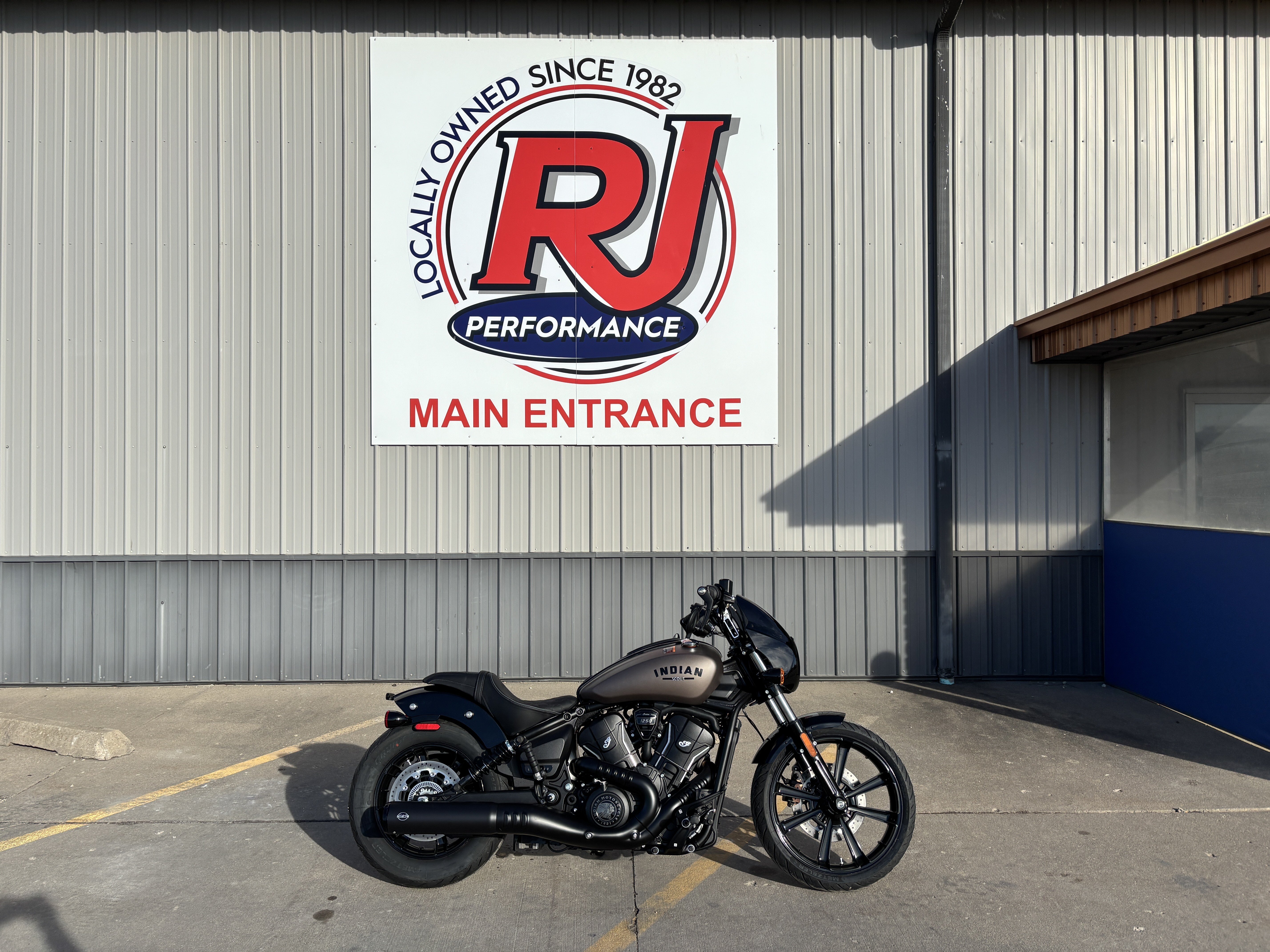 New 2025 Indian Scout Limited + Tech