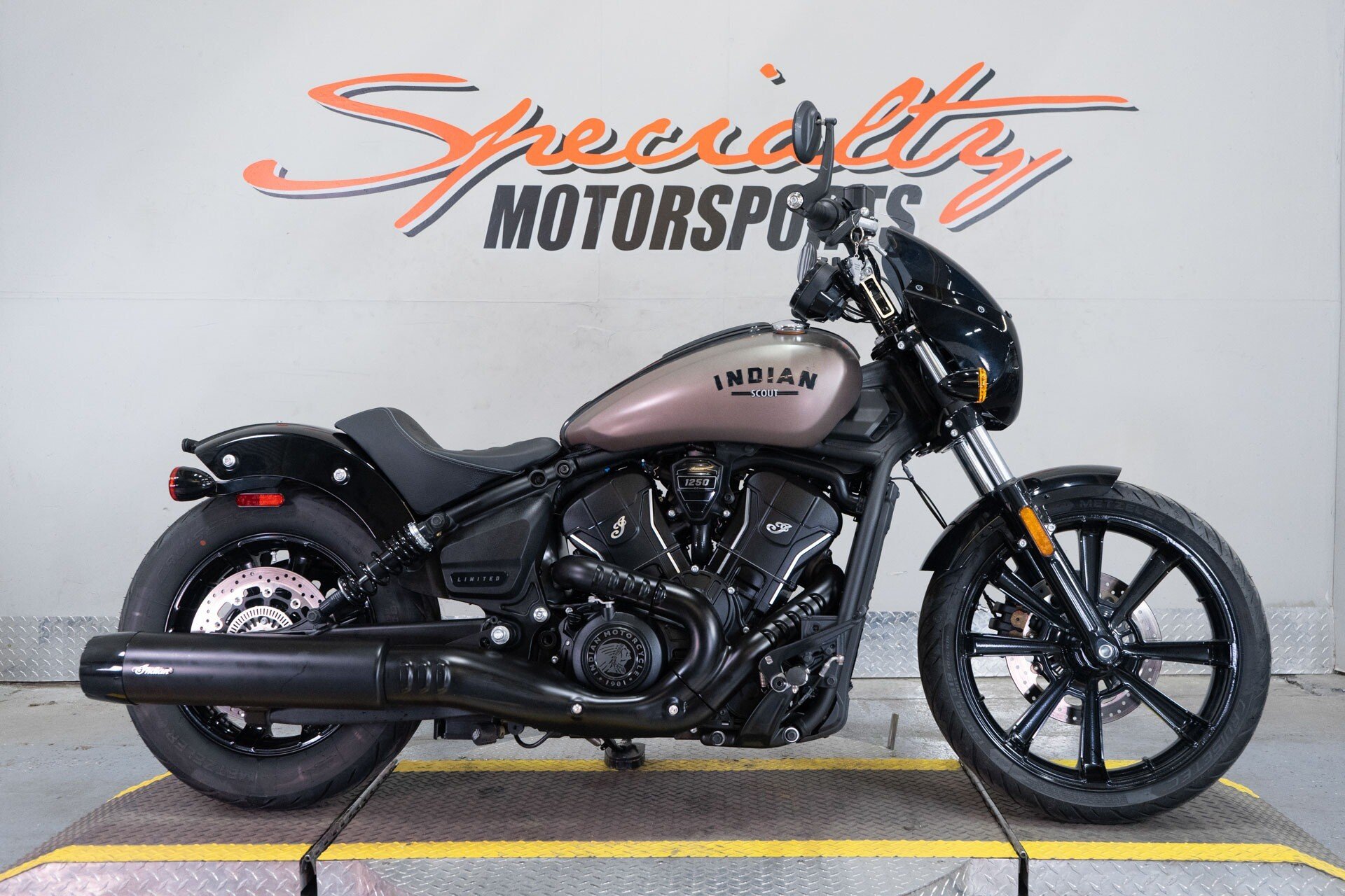 2025 Indian Scout Limited + Tech