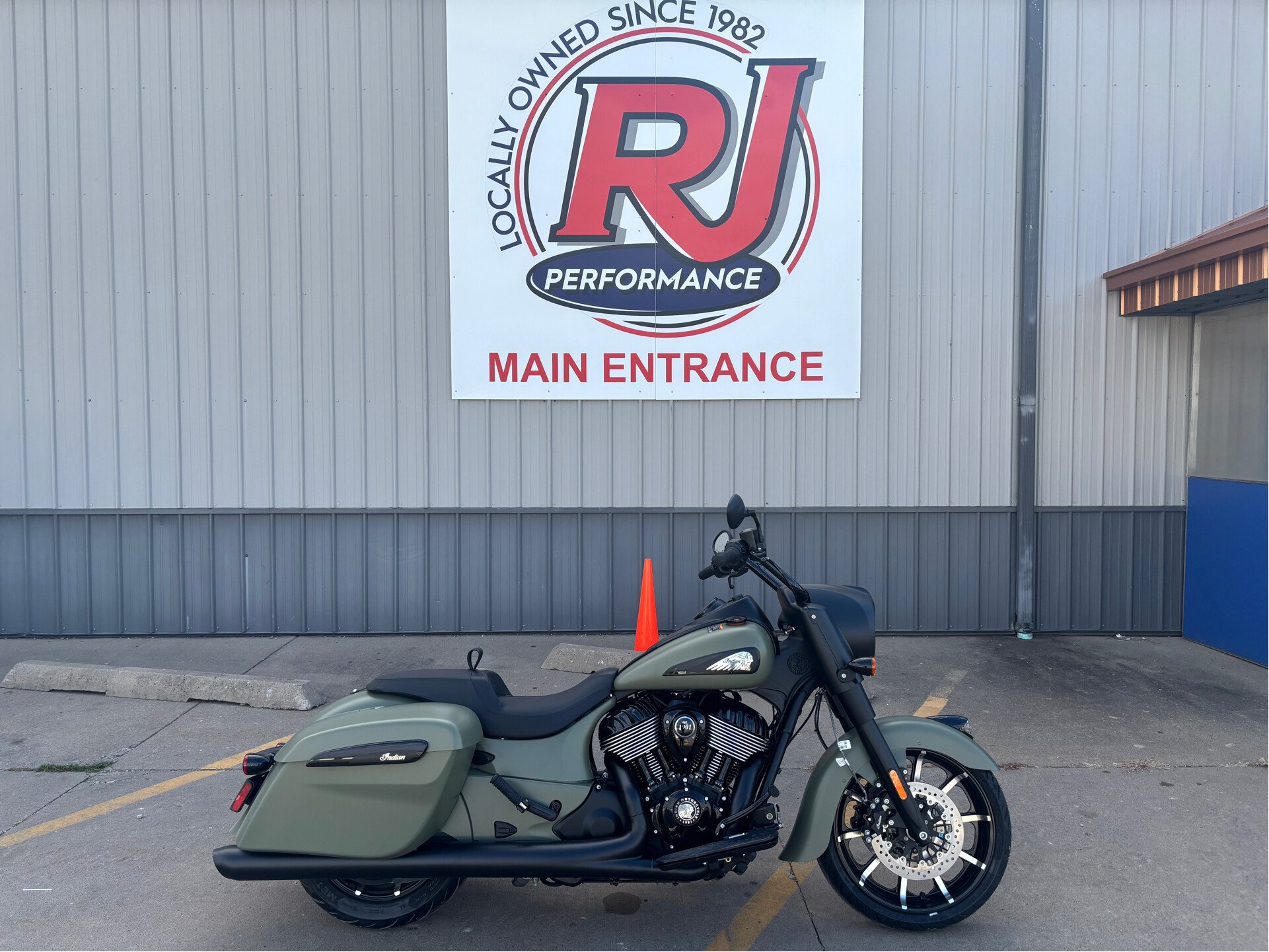 New 2025 Indian Springfield Dark Horse