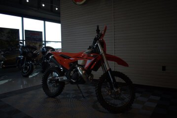 New 2025 KTM 150XC-W