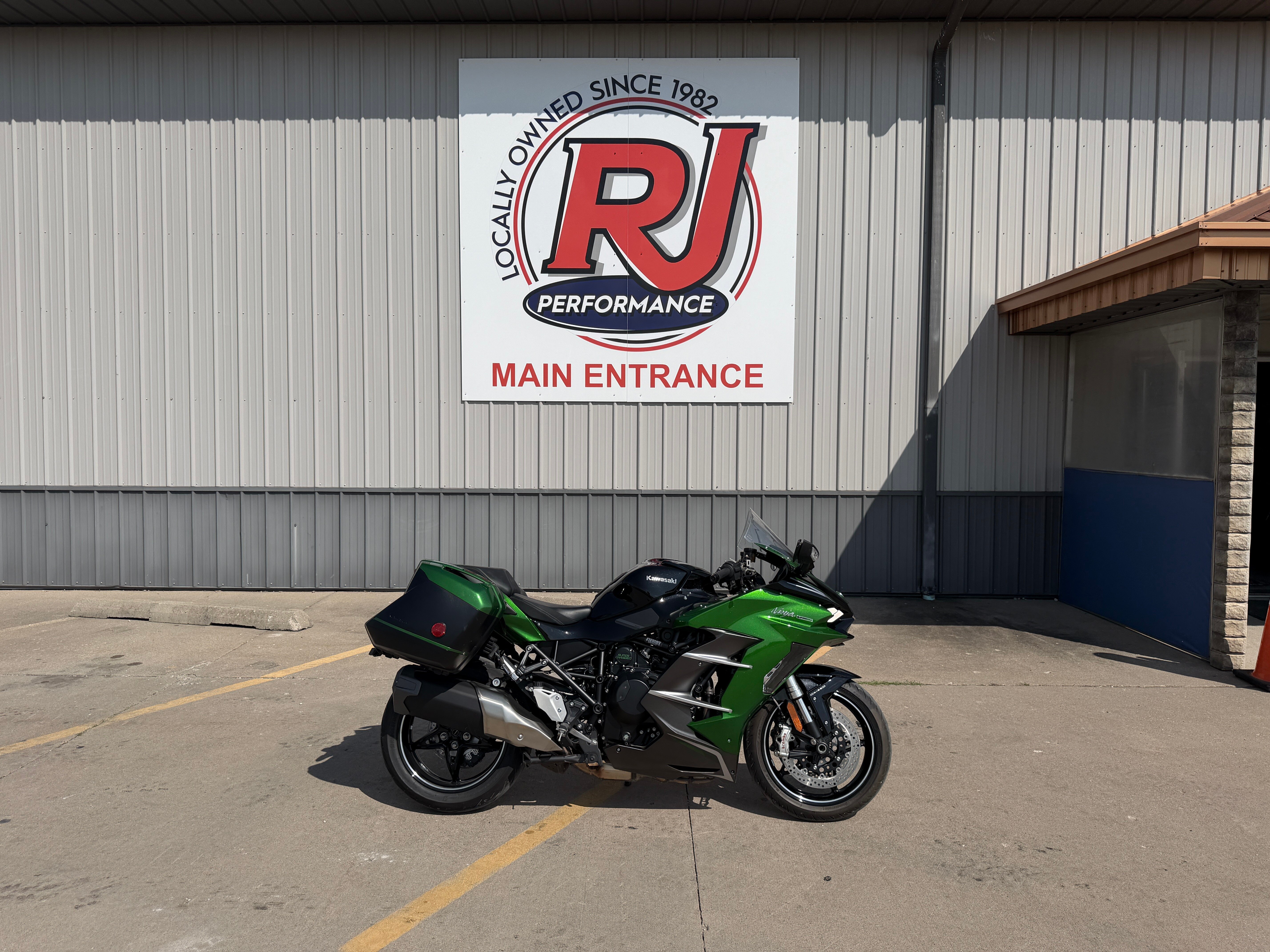 2025 Kawasaki Ninja H2