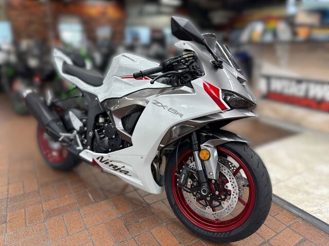 New 2025 Kawasaki Ninja ZX-6R