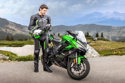 Photo 1 for New 2025 Kawasaki Ninja 1100SX SE ABS