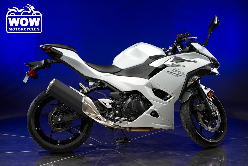 写真 Salvage Kawasaki Zx1002 Motorcycles for Sale in South Bend