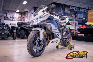 New 2025 Kawasaki Ninja ZX-4RR ABS