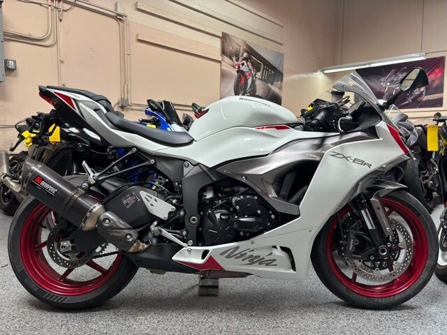みけページ KAWASAKI カワサキ ZX-6R 636 2019-2025 ガスタンク 燃料タンク