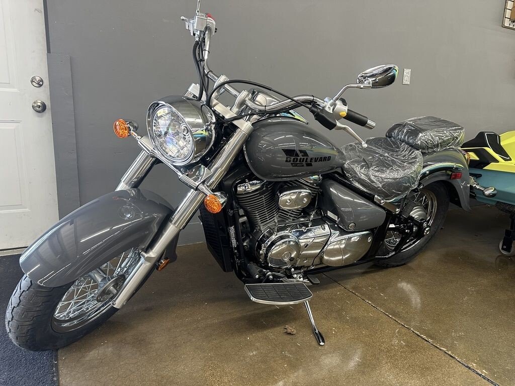 New 2025 Suzuki Boulevard 800