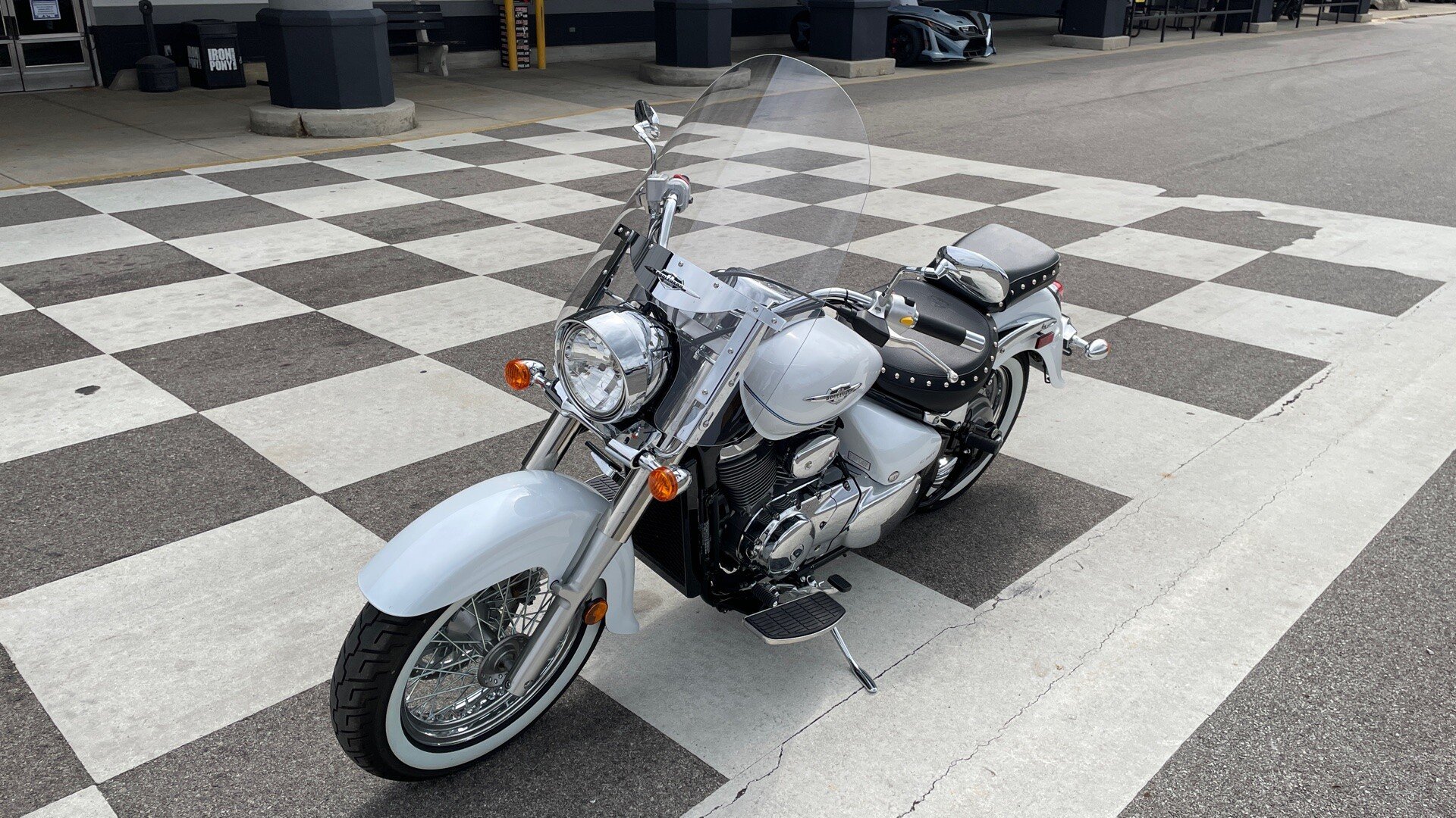 2025 Suzuki Boulevard 800