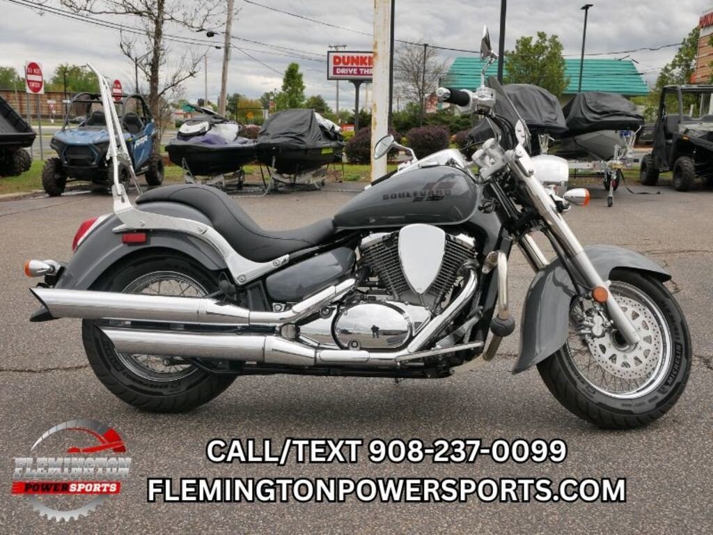 2025 Suzuki Boulevard 800