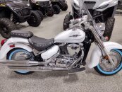 New 2025 Suzuki Boulevard 800