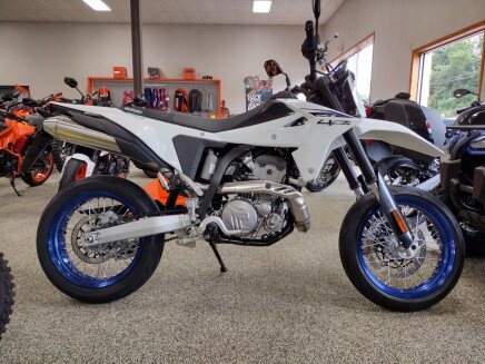 Photo 1 for New 2025 Suzuki DR-Z4SM