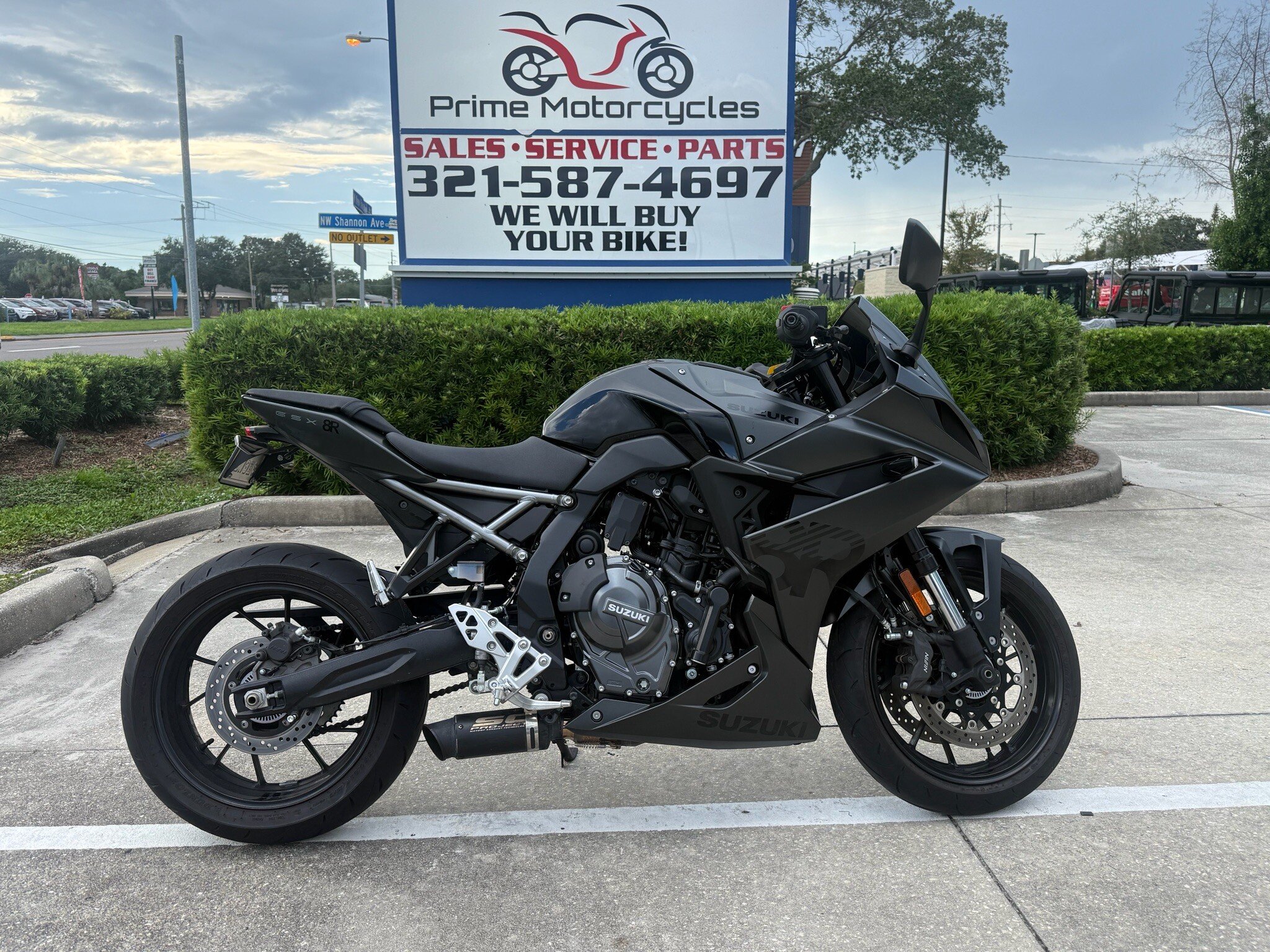 2025 Suzuki GSX-8R