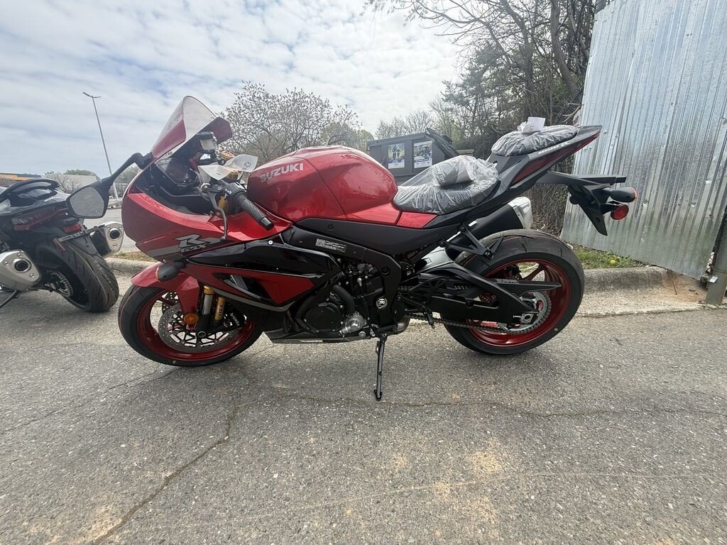 New 2025 Suzuki GSX-R1000