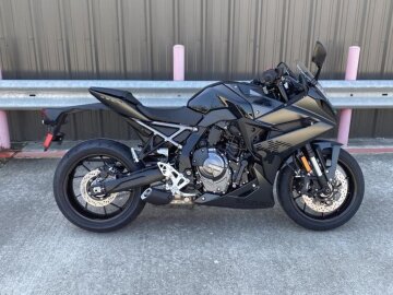 New 2025 Suzuki GSX-8R