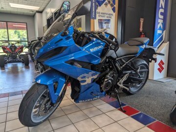 New 2025 Suzuki GSX-8R
