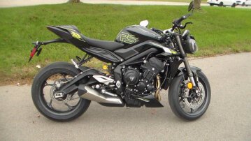 New 2025 Triumph Street Triple RS