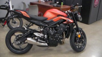 New 2025 Triumph Street Triple R