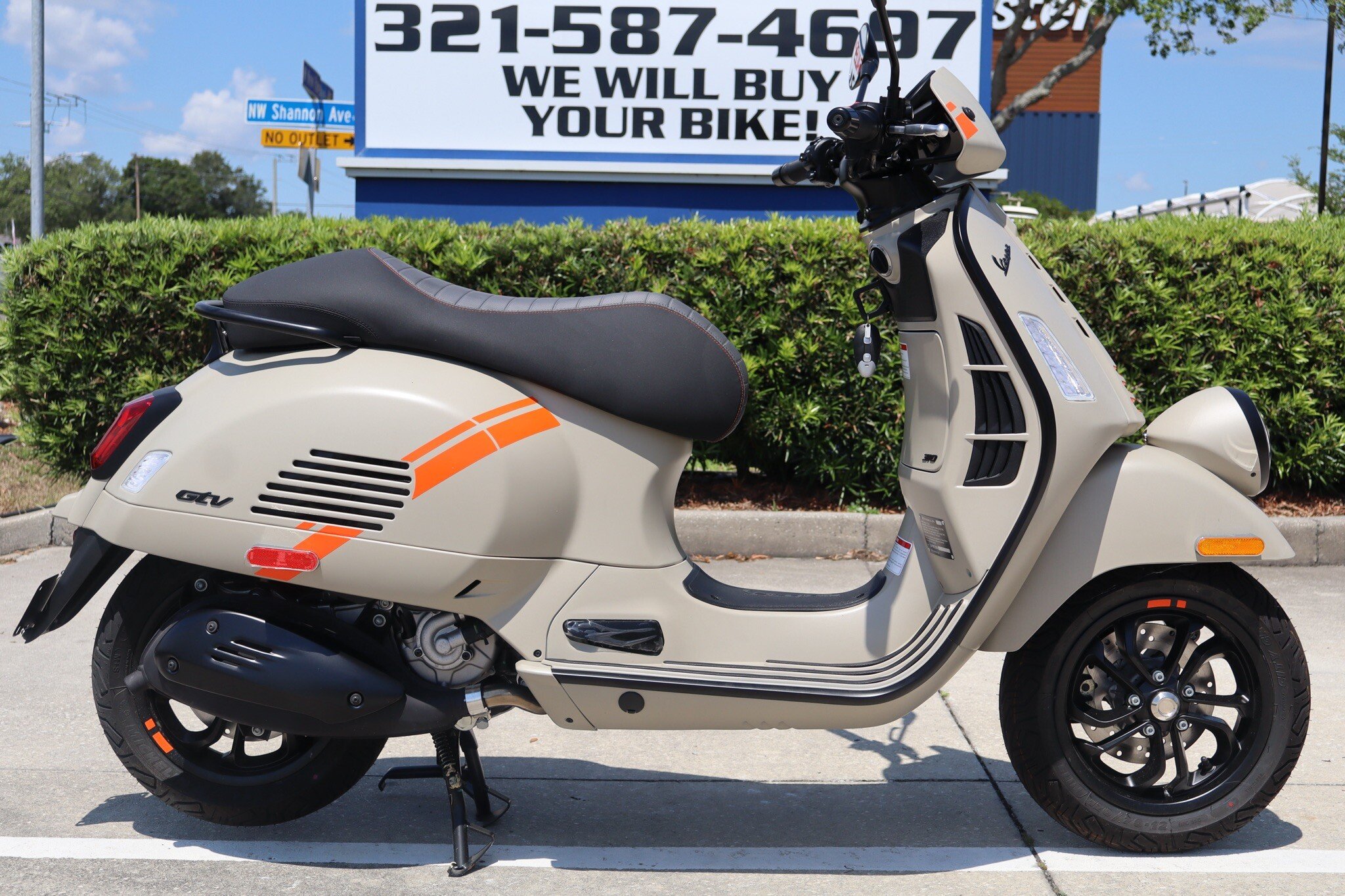 New 2025 Vespa GTV 310