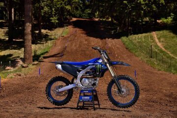 New 2025 Yamaha YZ450F