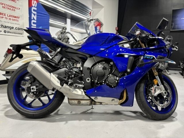 2017 Yamaha YZF-R1 R1S Specifications, Photos, and Model Info