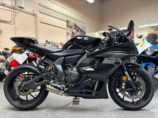 2025 Yamaha YZF-R7
