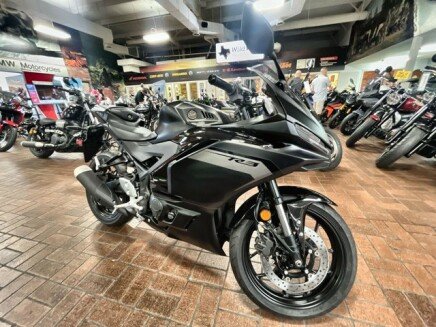 Photo 1 for New 2025 Yamaha YZF-R3