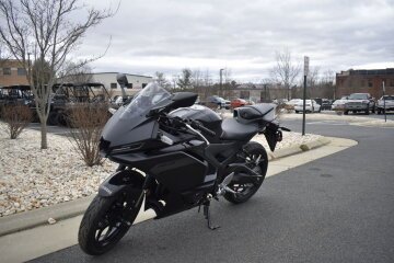 New 2025 Yamaha YZF-R3