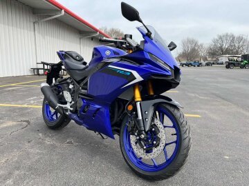 New 2025 Yamaha YZF-R3