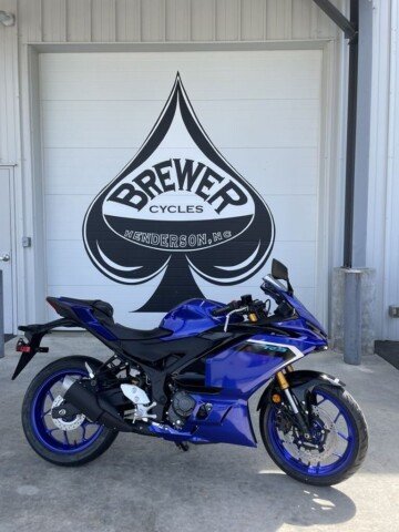 New 2025 Yamaha YZF-R3