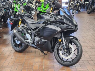 New 2025 Yamaha YZF-R3