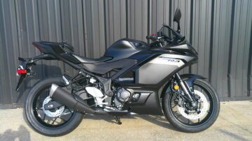New 2025 Yamaha YZF-R3